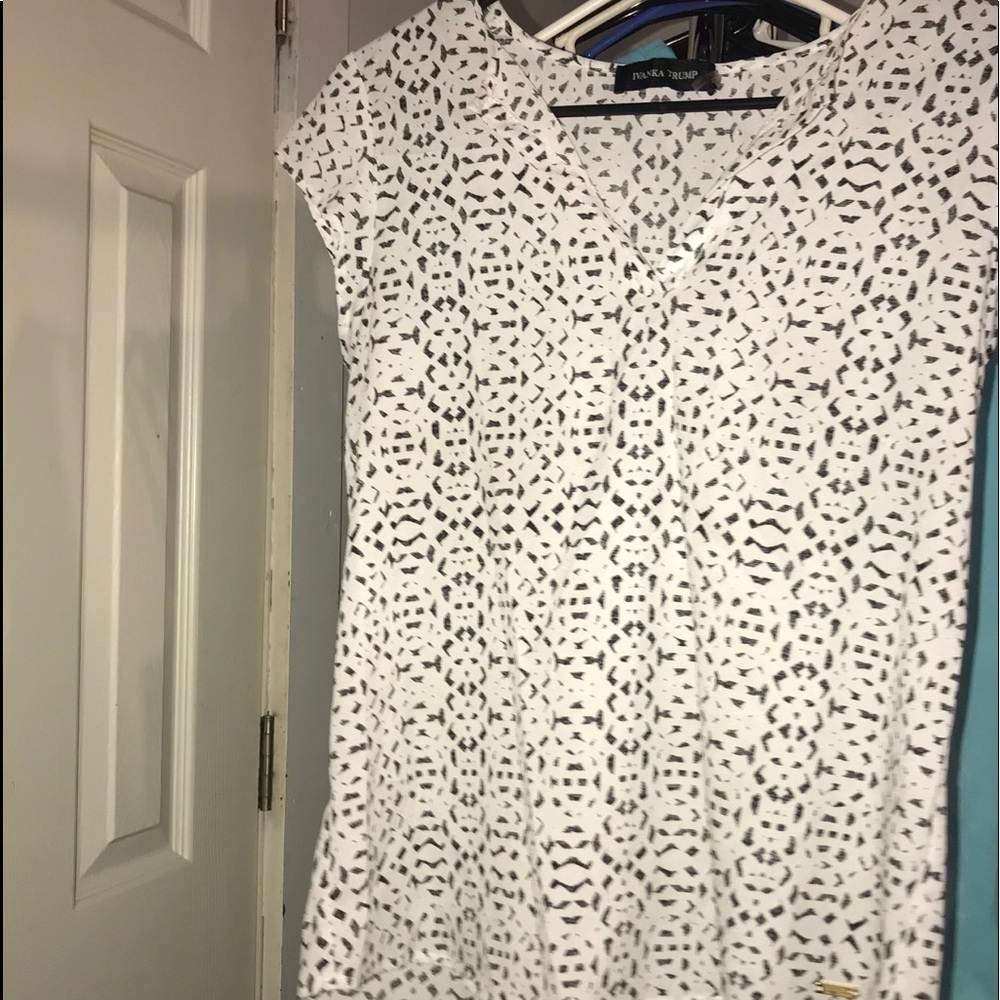 white short sleeve blouse